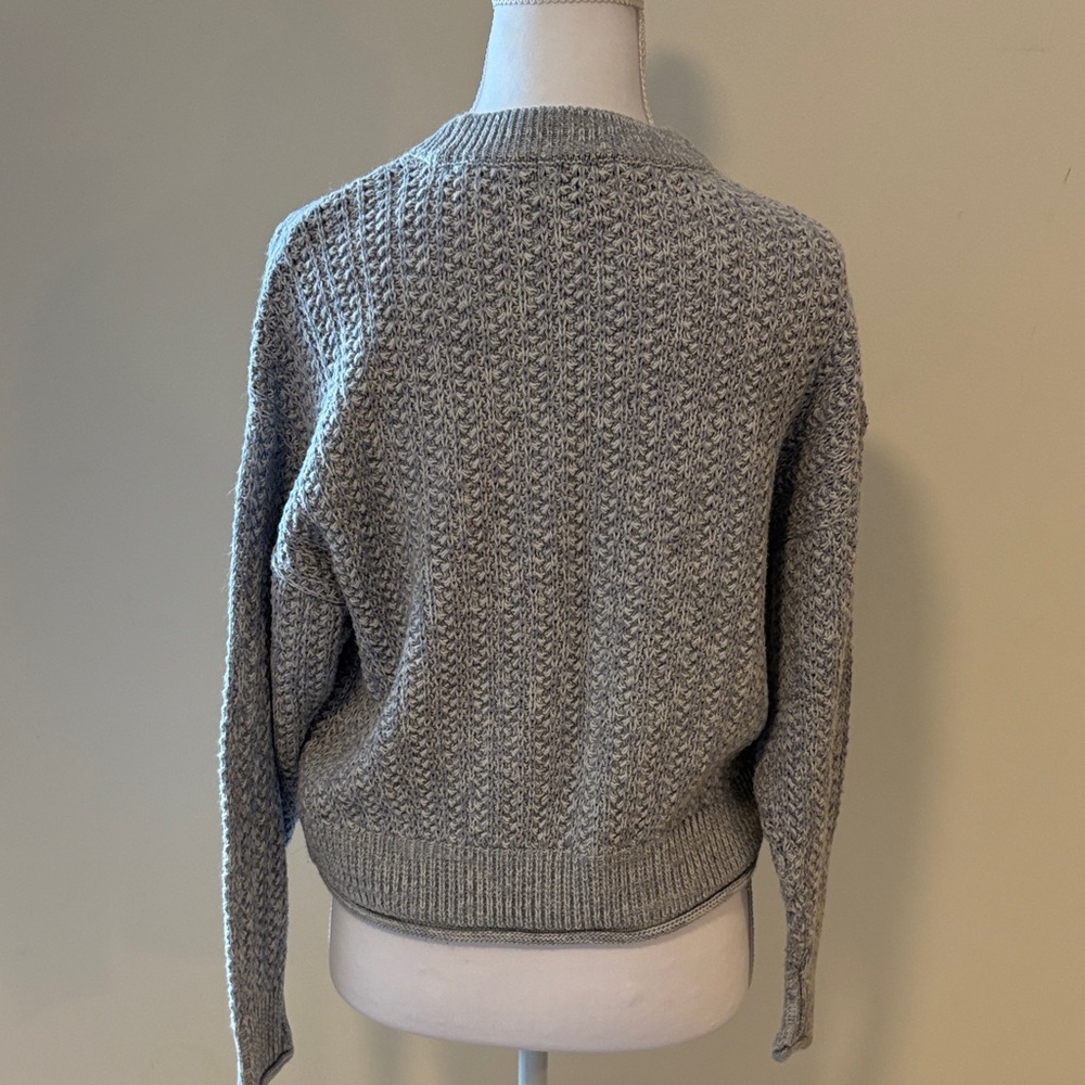 Universal Thread Textured Gray Crew Neck Sweater - Picture 5 of 8